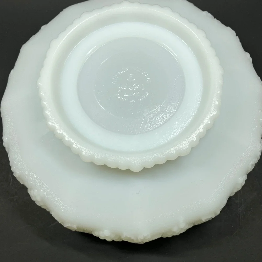 Anchor Hocking Serving Bowl Fire-King 8.5in Milk White Vintage Grape Pattern